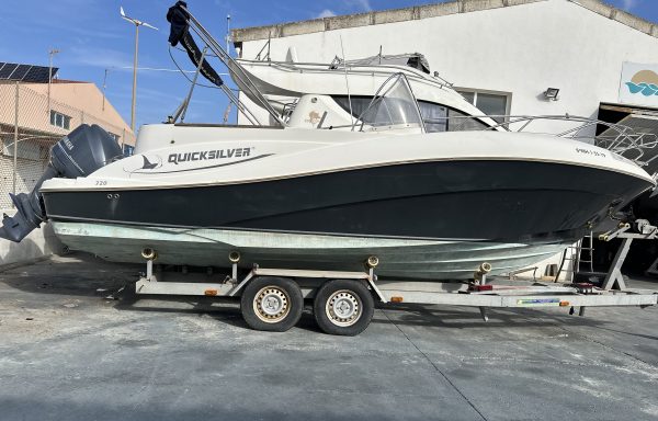 QUICKSILVER 720 COMMANDER + YAMAHA F225