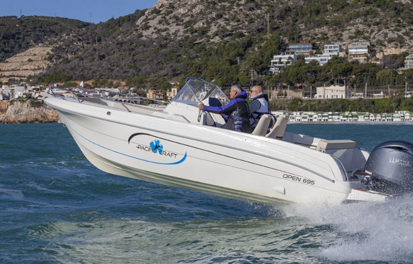 PACIFIC CRAFT 695 OPEN + YAMAHA F200XD